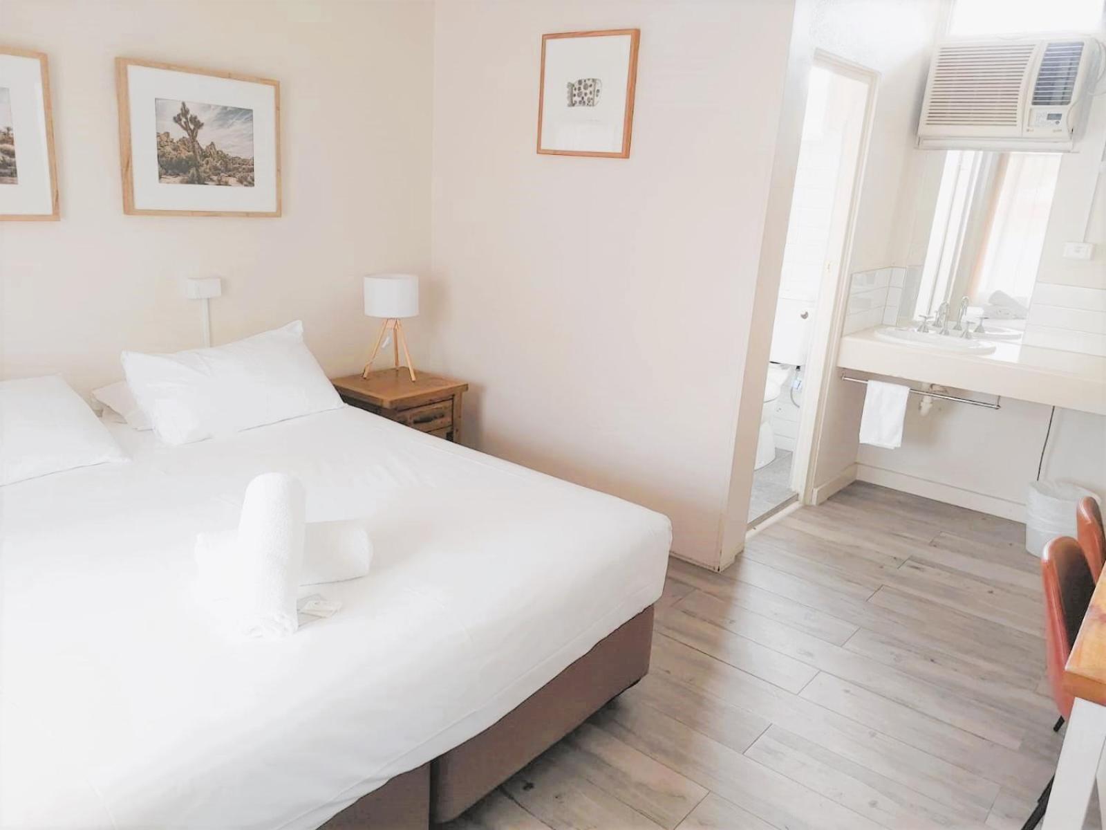 Explorers Motel 3*